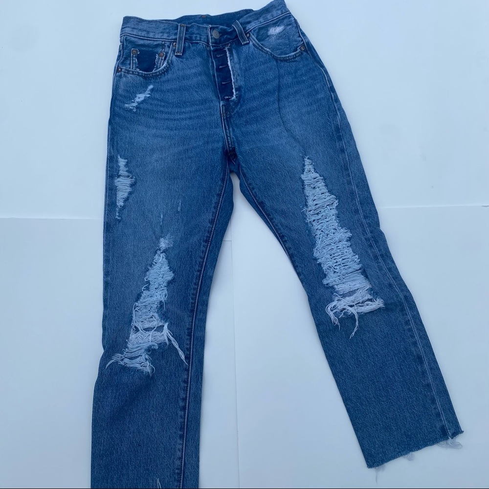 Distressed Levi 501 Jeans